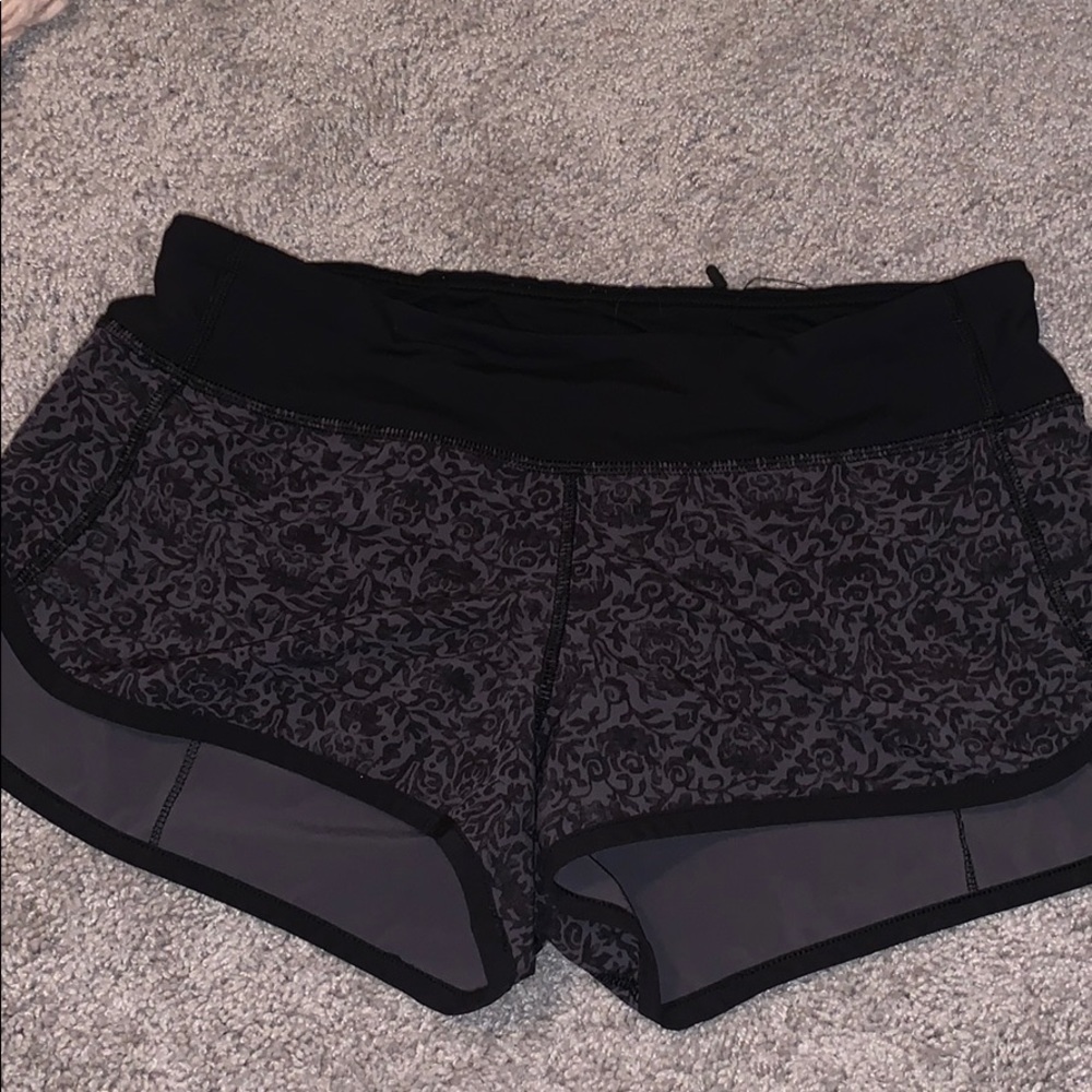 Lululemon size 6 shorts